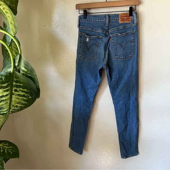 Levi’s | Button Fly Distressed Wedgie Skinny Jeans - Picture 5 of 8